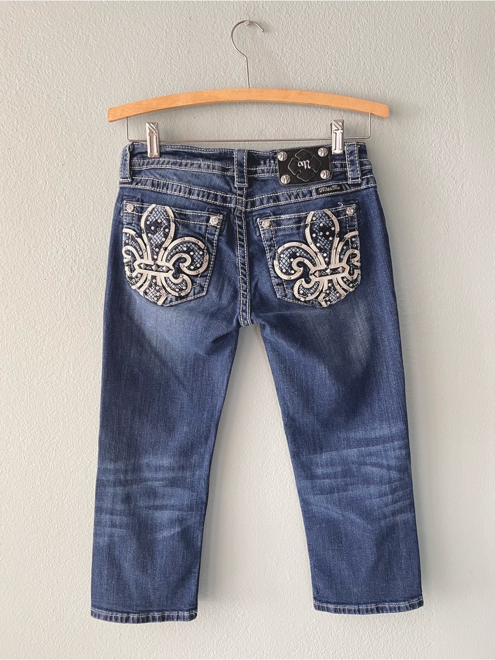 Miss Me | Dark Wash Low-Rise Embellished Cropped Capri Jeans